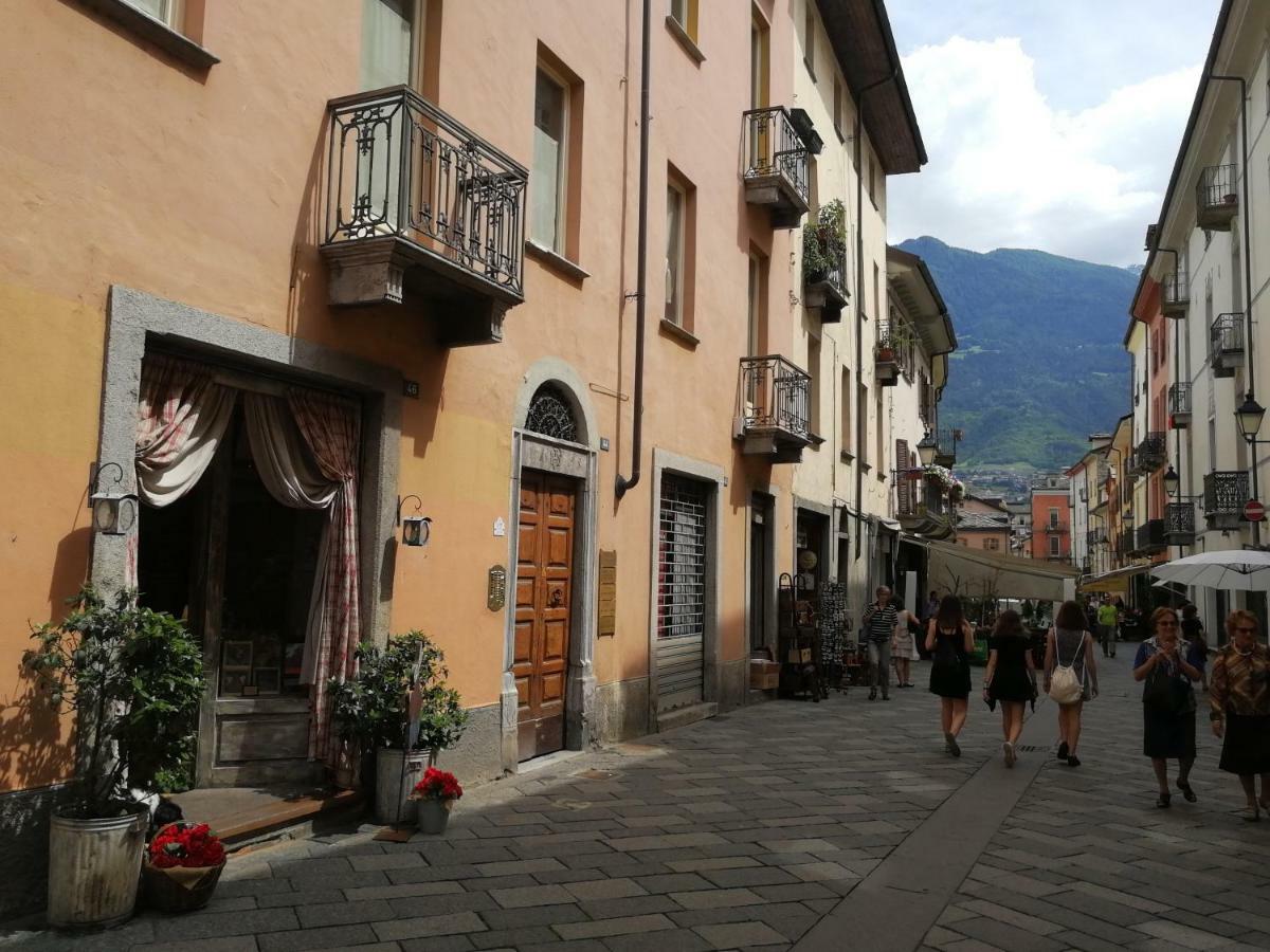 appartamento nel centro storico di Aosta con vista sui ghiacciai Esterno foto
