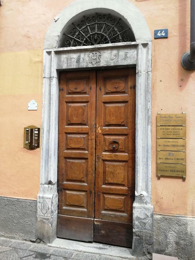 appartamento nel centro storico di Aosta con vista sui ghiacciai Esterno foto